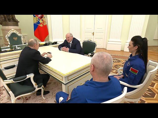 "Ваши друзья из Кремля!" // Лукашенко и Путин поговорили по телефону с многодетной семьёй оленеводов