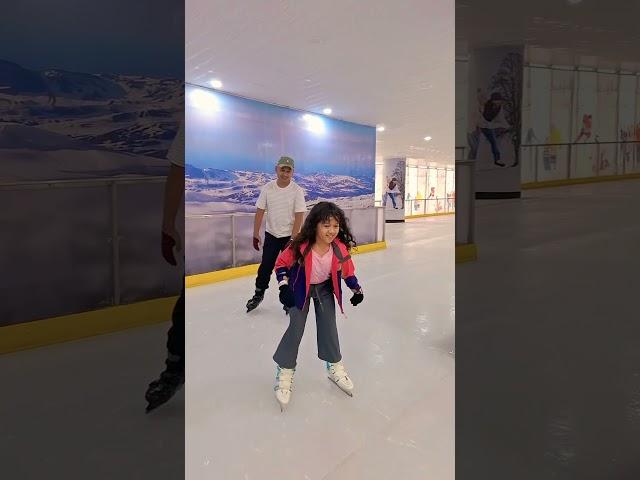 Ice skating #dance #twins #mall #kinara