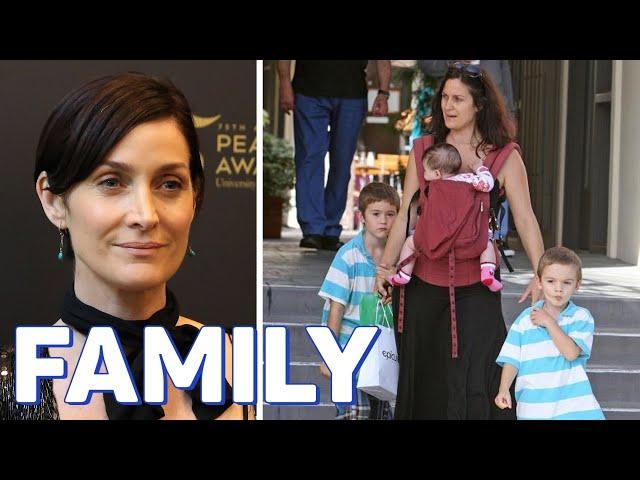 Carrie Anne Moss Family & Biography