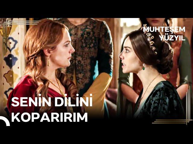 Mahidevran Tüm Haremin Önünde Hürrem'e Saldırdı | Muhteşem Yüzyıl