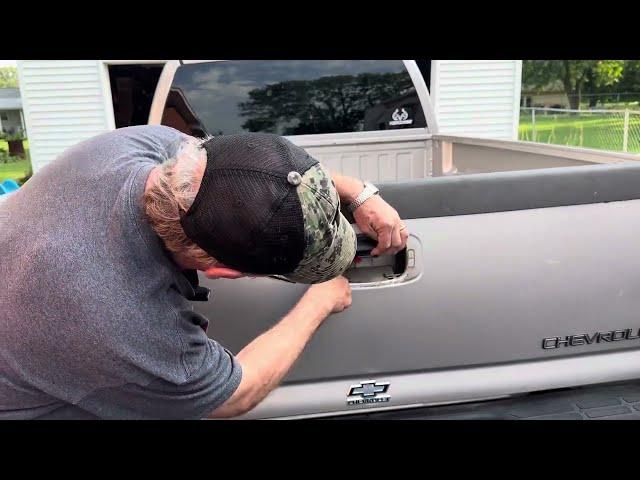 Tailgate won’t stay latched on Chevy Silverado 04