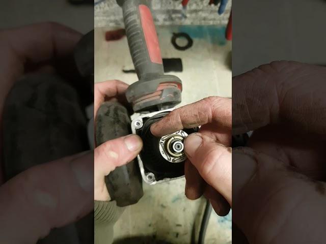 The dirty secret milwaukee don't want you to know. How to repair your brushless milwaukee grinders.