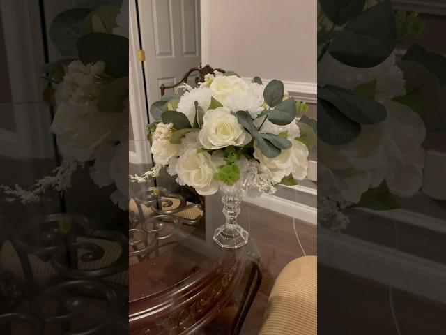 DIY wedding centerpiece | Follow me on TikTok: ieshamichellee #diyweddingdecor #weddingcenterpiece