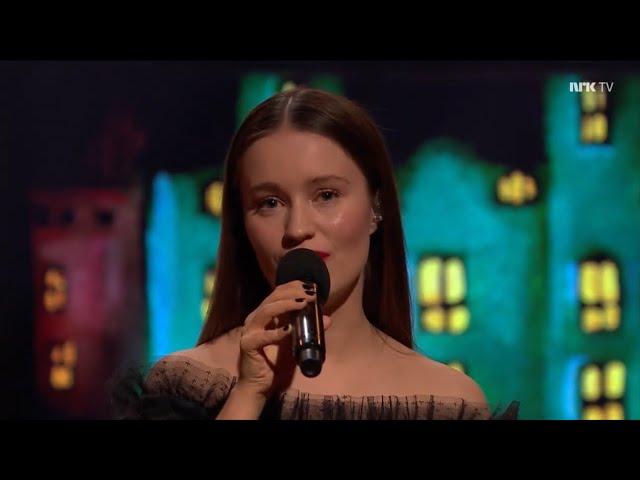 Sigrid - Home To You (This Christmas) / NRK Live Performance 2022
