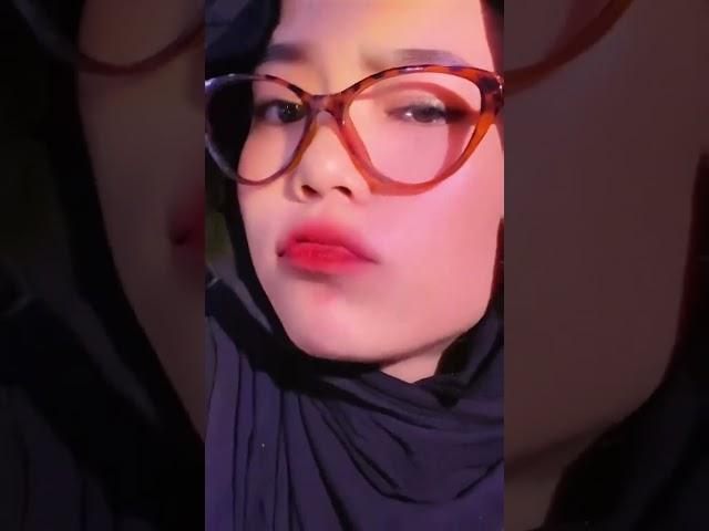 dera anjela hijab