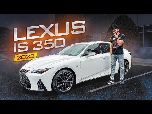 Lexus IS 350 2023 — для тех, кто слушает музыку на CD. Почему в США нет знака "Главная дорога".