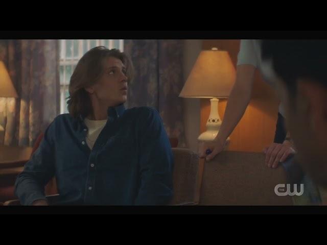 Nancy being jealous in Nancy Drew S04E02