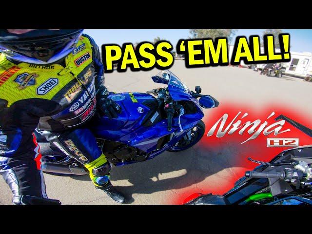 FAST AF R1 shows Ninja H2 HOW TO PASS! *Group A - Buttonwillow* #MaxyDaily