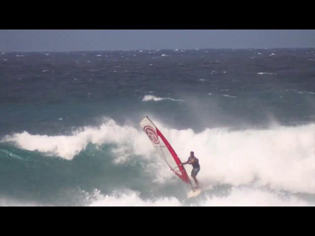 Windsurfing at Ho'okipa / Maui