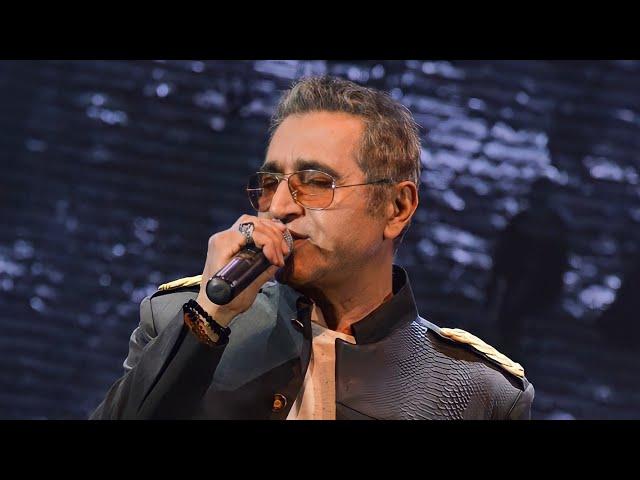 Fereydoun Asraei - Dooset Daram - Live in Concert / اجرای زنده آهنگ «دوست دارم» فریدون آسرایی