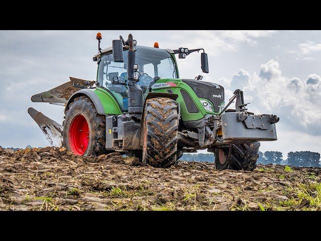 Deep ploughing with a Fendt 724 Vario | Farmer Van der Weijden