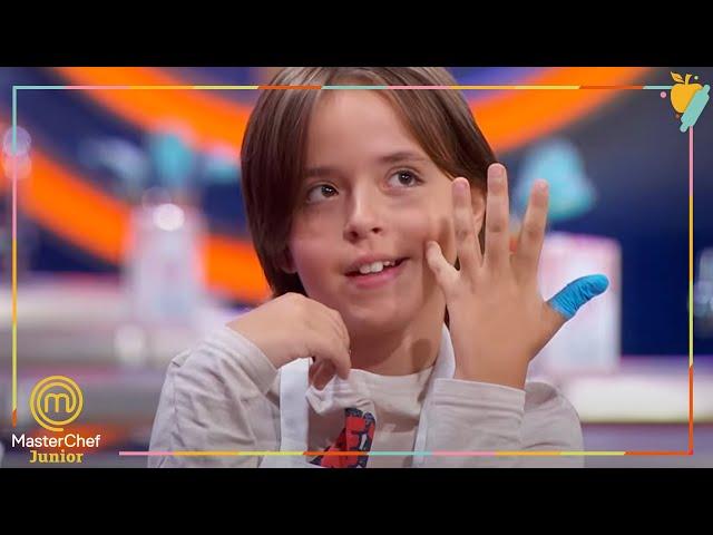 ¿Está Marcos hablando solo? | MasterChef Junior 11