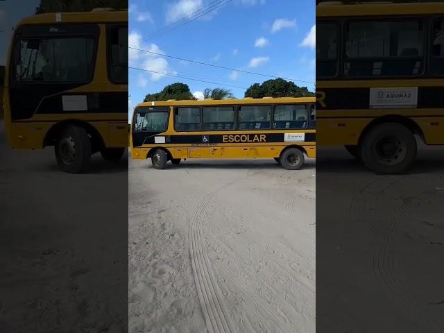 Chegada do ônibus escolar na comunidade vila nova Caponga da Bernada em Aquiraz CeMotorista Alcides