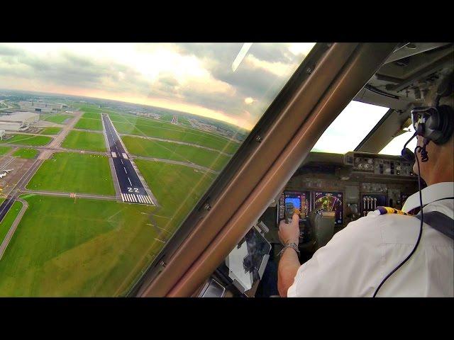 Captain's view Breakoff landing Amsterdam - Boeing 747-400