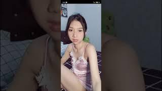 Gadis cantik goyang hot bikin sang3 || bigo live hot