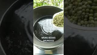 Ginisang Munggo with Chicharon | Mung Beans with Chicharron | Lutong Bahay | Home Cooking