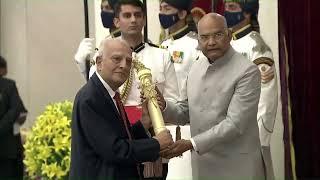 President Kovind presents Padma Bhushan to Shri Rajnikant Devidas Shroff