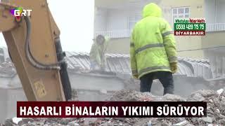 Hasarlı binaların yıkımı sürüyor