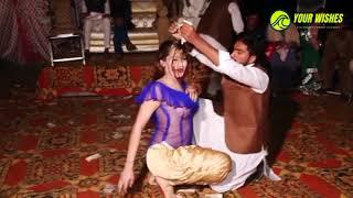 New Wedding Mujra Dance 2021   Madam Bunty hot mujra dance   local wedding dance 2021