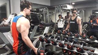 War: Tiger Shroff Greet & Meet With His Craziest Fans At Fly Zone Fitness