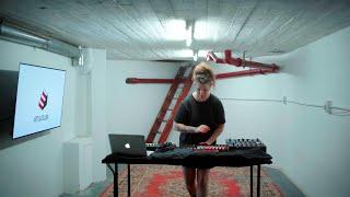 Melanie Massa - Art & Cellar Session #18