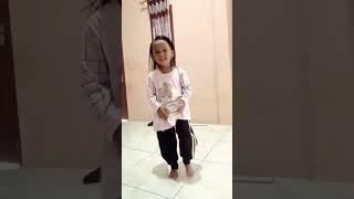 Lagi syantik #cantik #anakhitskekinian #shortvideo #jogetasyik