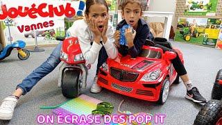 Enfermés dans un magasin de jouets (on écrase des Pop It)