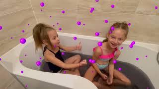 Fun in the bath // UNBOXING BATH DROPZ - V&K Fun Club #vlog #subscribe #uk #bath #kidsvideo