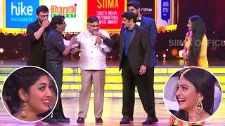 Balakrishna Grabs Mic From Allu Aravind And Making Fun On Stage