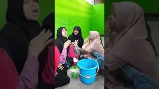 [ TikTok ] Tipe-tipe Santri Putri Antri Mandi