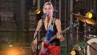 Sheryl Crow @ Macy's 4th of July: "Soak Up The Sun" & "Be Myself" (2017)