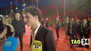 Damiano Gavino red carpet “Nuovo Olimpo”: “Scene spinte non sono un problema” | Intervista