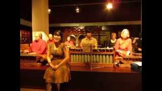 Caping Gunung (Gesang) by Arum Sih Gamelan Group, Germany