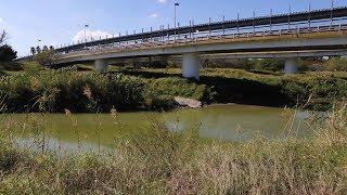 A narrow border separates the U.S. and Mexico in this Texas town