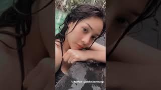 Anya Geraldine liburan di Bali.