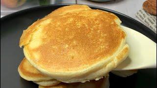 Fluffy Japanese soufflé pancakes. The fluffiest pancakes in the world