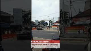 LEPAS KENDALI..Kendaraan lapis Baja (TANK) milik TNI T4brak Gerobak dan Motor // OMG 