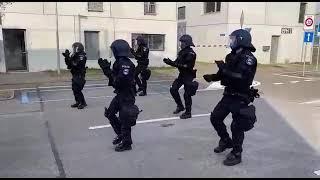 Jerusalema Dance Challenge by Swiss police. #Policia #Police