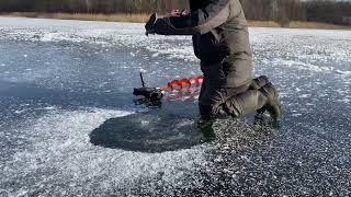 Трудовая рыбалка.Рыбалка на жерлицы и безмотылку. Неизвестный водоем с новым знакомым.