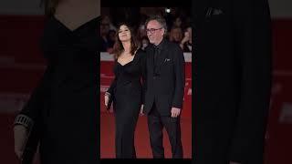 Meet Monica Bellucci and her new partner, Tim Burton #lovestory #monicabelluci #timburton