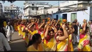 श्रीमद्भागवत कथा ज्ञान यज्ञ से पहले महिलाओं ने निकाली मंगल कलश यात्रा