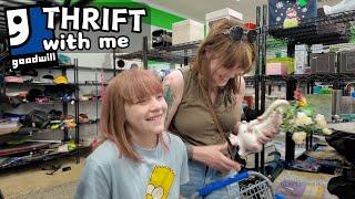 GOODWILL Thrift With Me | Crazy Lamp Lady | Reselling