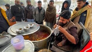 CHEAPEST BREAKFAST IN PESHAWAR | ROADSIDE VILLAGE FOOD PESHWARI PAYA! SUBHA KA NASHTA: SIRI PAYE