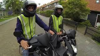 Bromfietsexamen training: Eerste keer de weg op, BOTSING (kleintje dan)