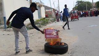 Hundreds of people rally against Somali President Farmaajo