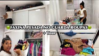 FAXINA COMPLETA NO GUARDA ROUPAS| Estava uma zona+ Troquei a penteadeira de lugar e fiz uma TOUR 