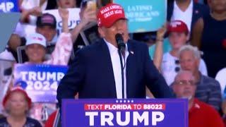 Confused, soaking wet Trump's brain fails during rally