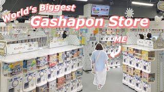 World’s BIGGEST Gashapon Store || $100 Gashapon Challenge 