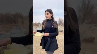 Village Life: Uyghur Girl Makes Winter Hotpot for Her Family