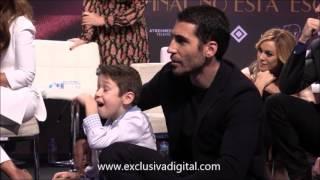 Miguel Angel Silvestre con su mejor colega, Aitor Calderón, su hijo en 'Velvet'